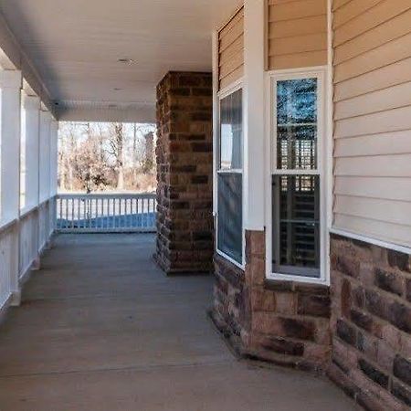 Holmes Suites And Inn Blacklick Экстерьер фото