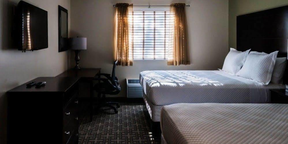 Holmes Suites And Inn Blacklick Экстерьер фото